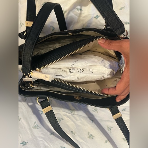 Guess Lyndi Small Triple Compartment Girlfriend Satchel - Picture 7 of 7